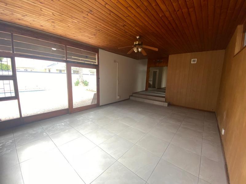 To Let 4 Bedroom Property for Rent in Lochnerhof Western Cape